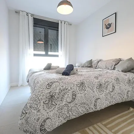 Modern 3 Bedroom * 에스테포나