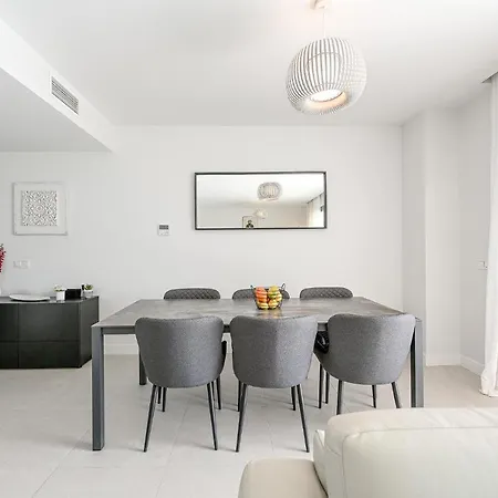 Modern 3 Bedroom Apartment Estepona
