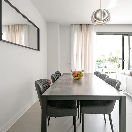 Modern 3 Bedroom Apartment