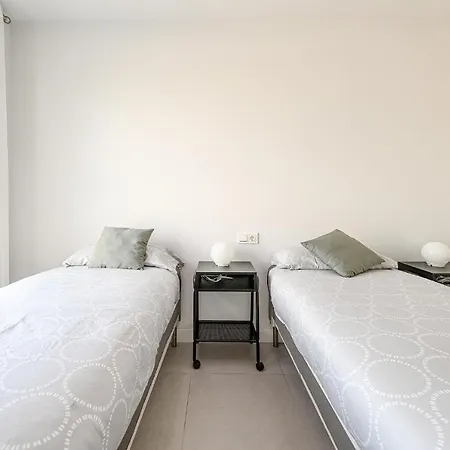 Modern 3 Bedroom *